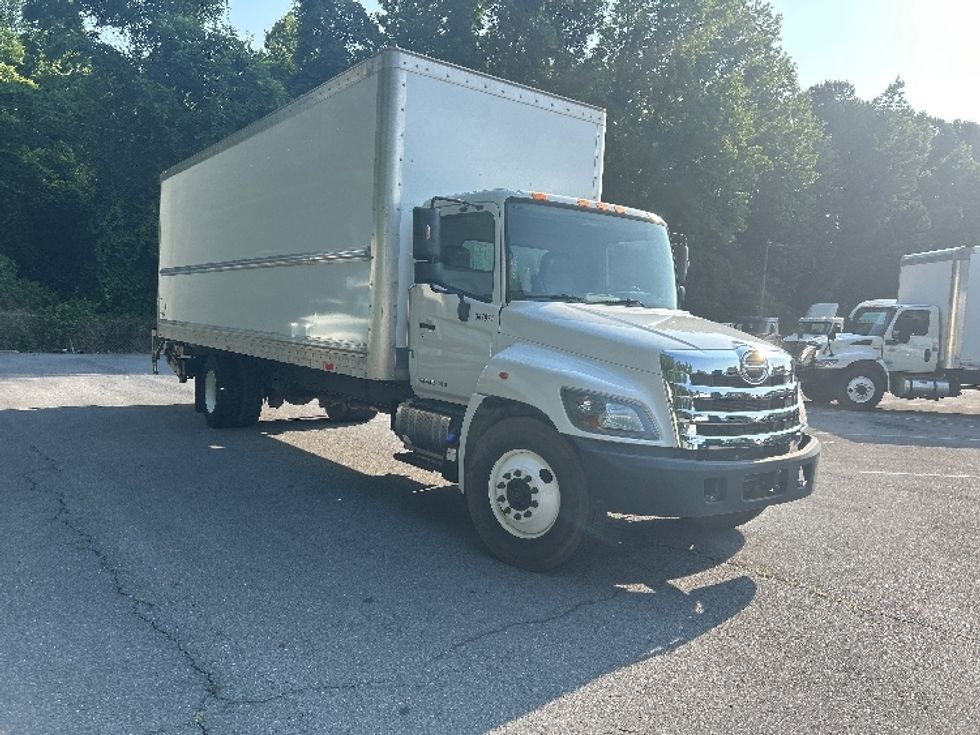 Medium Duty Box Truck-Light and Medium Duty Trucks-Hino-2020-268-Cleveland-TN-118,796\n\t\tmiles-$ 68,500 - Image 1