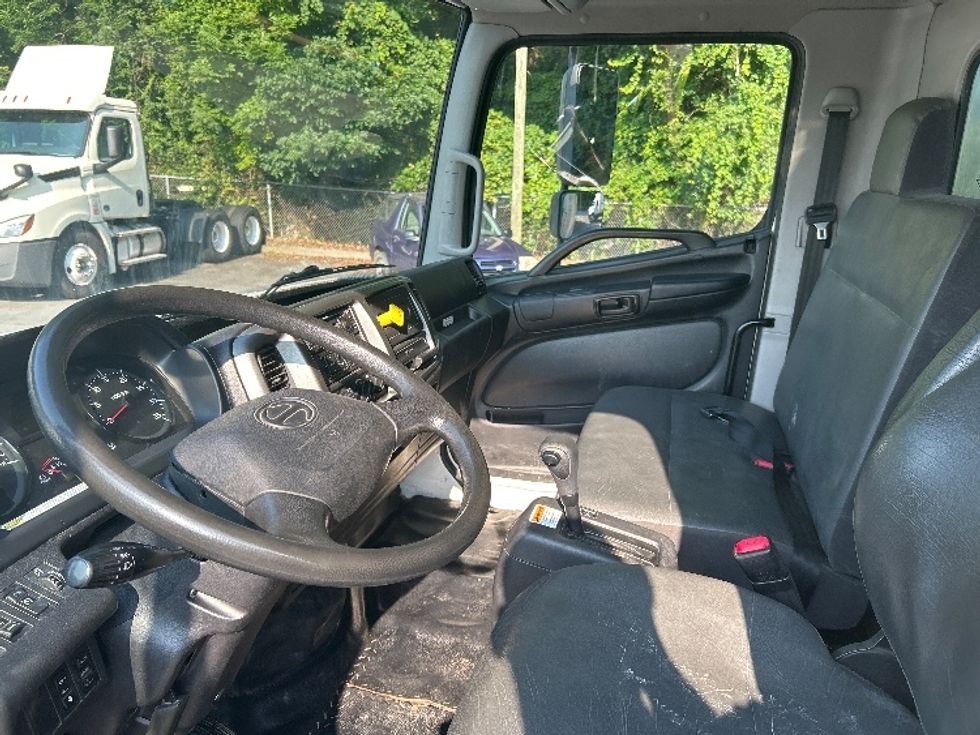 Medium Duty Box Truck-Light and Medium Duty Trucks-Hino-2020-268-Cleveland-TN-118,796\n\t\tmiles-$ 68,500 - Image 19