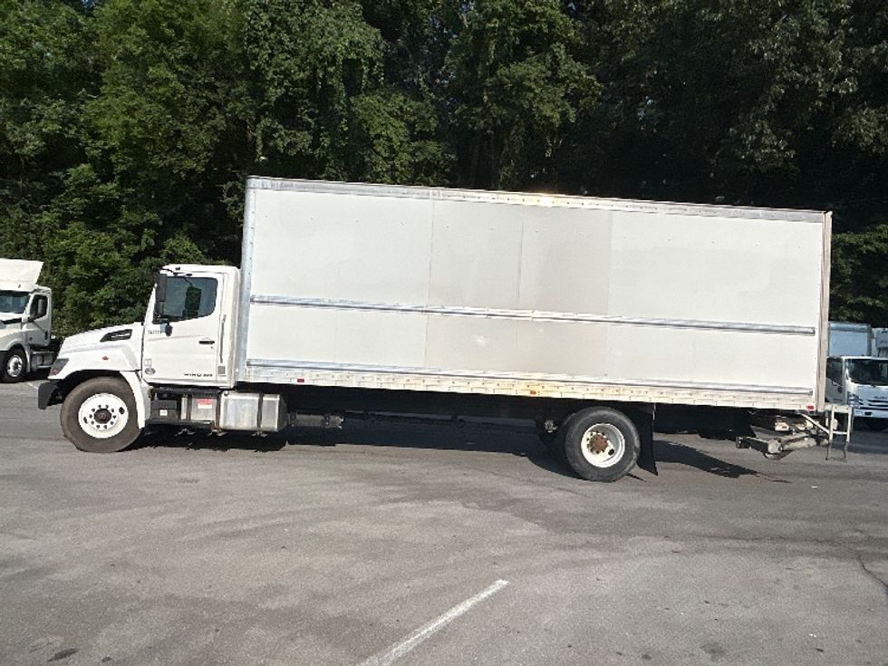 Medium Duty Box Truck-Light and Medium Duty Trucks-Hino-2020-268-Cleveland-TN-118,796\n\t\tmiles-$ 68,500 - Image 4
