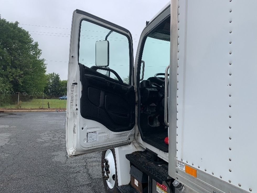Medium Duty Box Truck-Light and Medium Duty Trucks-Hino-2020-268-Concord-NC-79,351\n\t\tmiles-$ 62,750 - Image 15