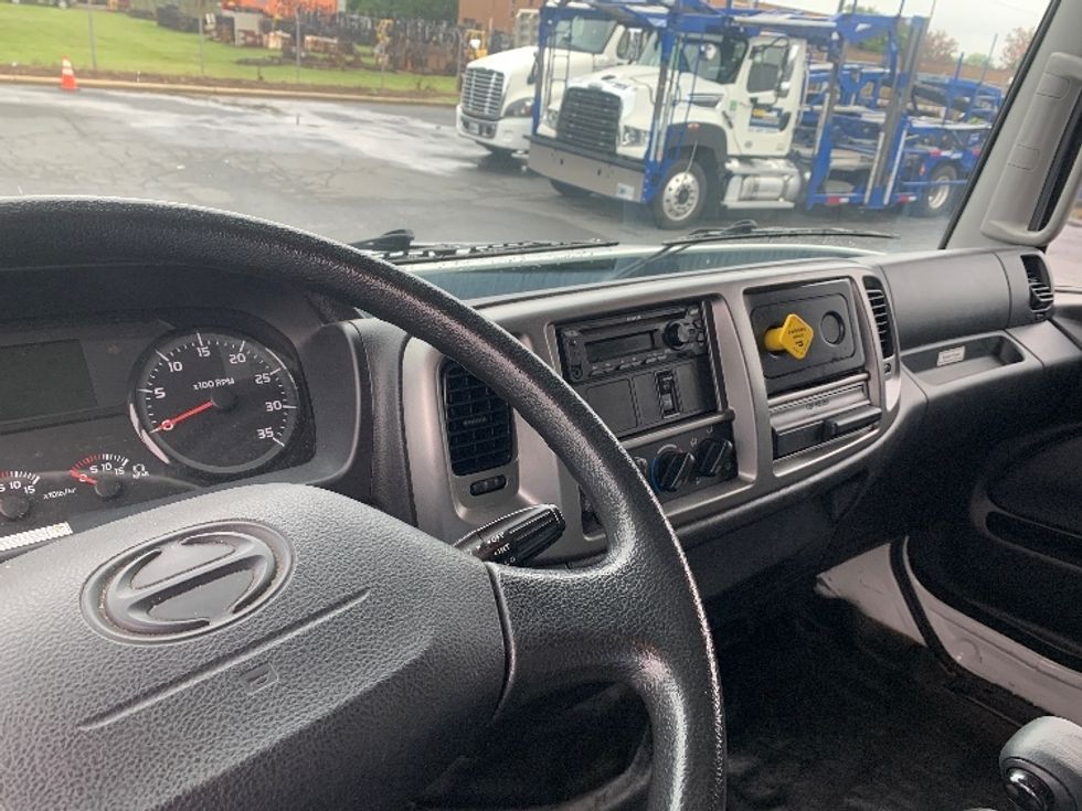 Medium Duty Box Truck-Light and Medium Duty Trucks-Hino-2020-268-Concord-NC-79,351\n\t\tmiles-$ 62,750 - Image 17