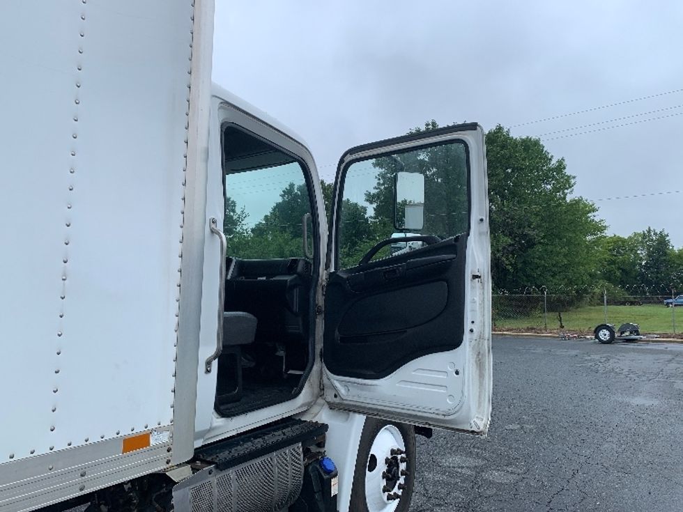 Medium Duty Box Truck-Light and Medium Duty Trucks-Hino-2020-268-Concord-NC-79,351\n\t\tmiles-$ 62,750 - Image 19