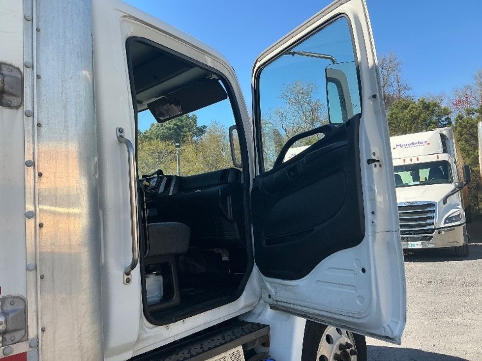 Medium Duty Box Truck-Light and Medium Duty Trucks-Hino-2020-268-Conway-SC-159,222\n\t\tmiles-$ 61,750 - Image 17