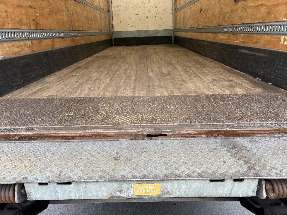 Medium Duty Box Truck-Light and Medium Duty Trucks-Hino-2020-268-Cranbury-NJ-93,187\n\t\tmiles-$ 61,250 - Image 10