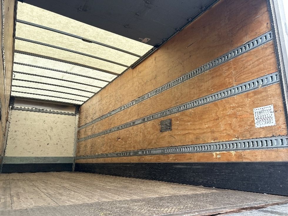 Medium Duty Box Truck-Light and Medium Duty Trucks-Hino-2020-268-Cranbury-NJ-93,187\n\t\tmiles-$ 61,250 - Image 12