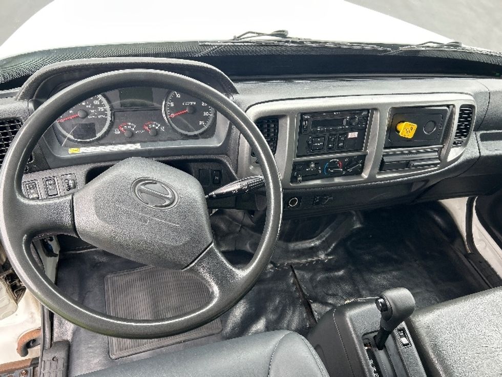 Medium Duty Box Truck-Light and Medium Duty Trucks-Hino-2020-268-Cranbury-NJ-93,187\n\t\tmiles-$ 61,250 - Image 18