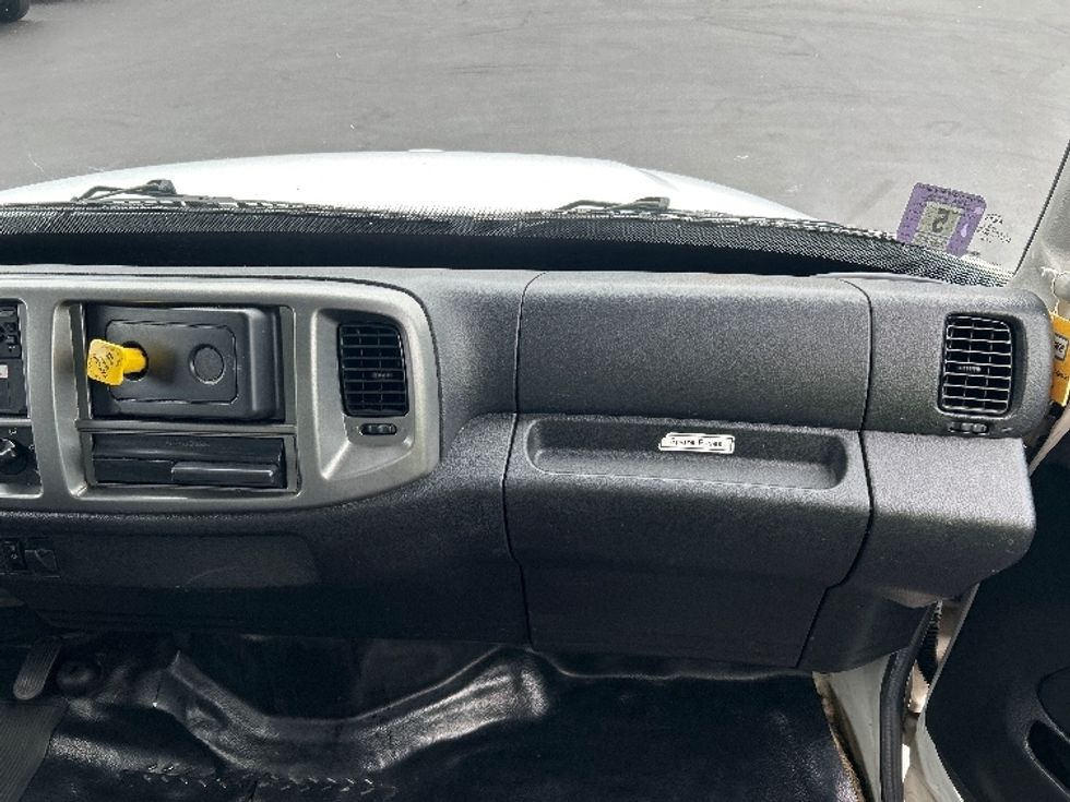 Medium Duty Box Truck-Light and Medium Duty Trucks-Hino-2020-268-Cranbury-NJ-93,187\n\t\tmiles-$ 61,250 - Image 21