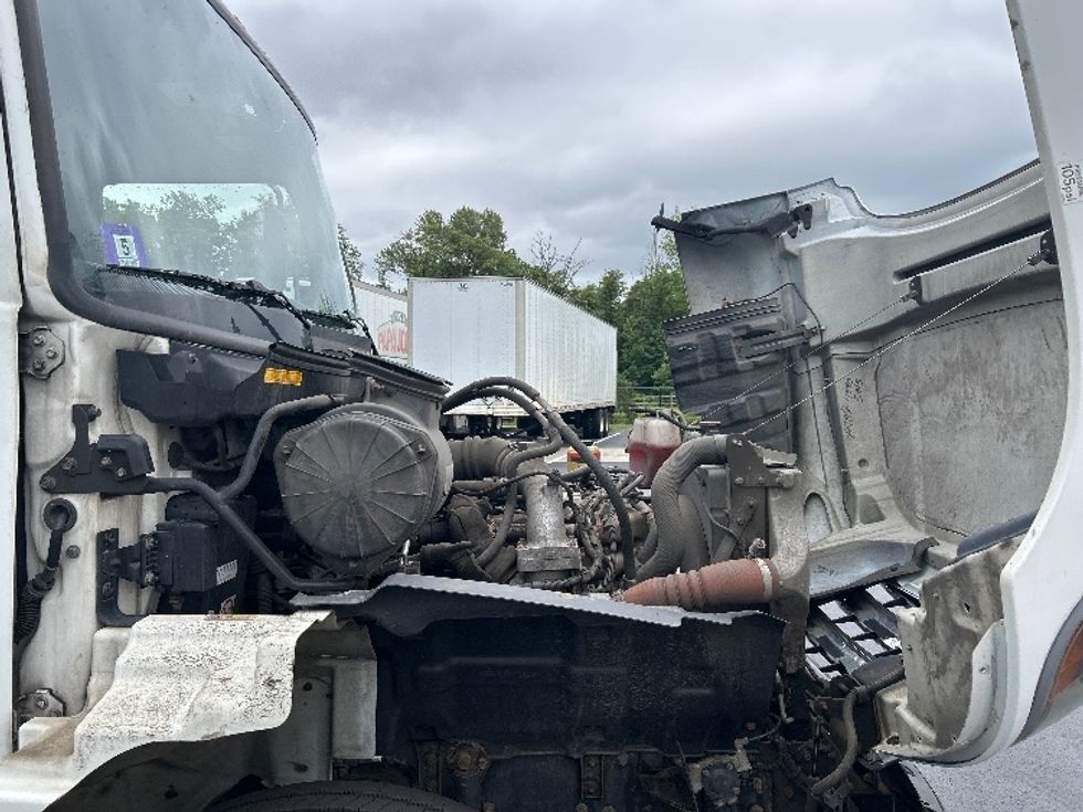 Medium Duty Box Truck-Light and Medium Duty Trucks-Hino-2020-268-Cranbury-NJ-93,187\n\t\tmiles-$ 61,250 - Image 23