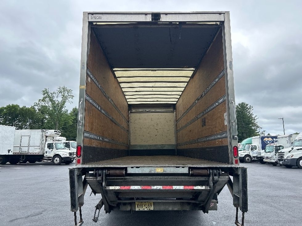 Medium Duty Box Truck-Light and Medium Duty Trucks-Hino-2020-268-Cranbury-NJ-93,187\n\t\tmiles-$ 61,250 - Image 8