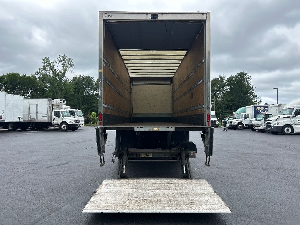 Medium Duty Box Truck-Light and Medium Duty Trucks-Hino-2020-268-Cranbury-NJ-93,187\n\t\tmiles-$ 61,250 - Image 9