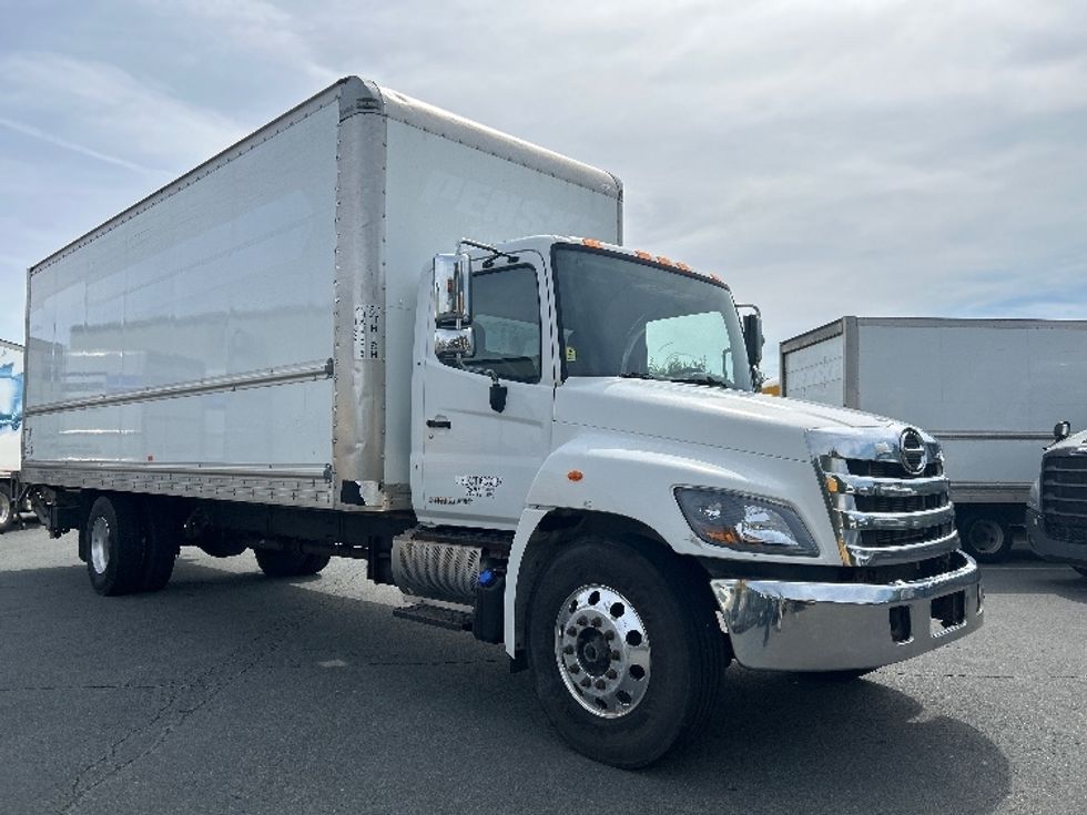 Medium Duty Box Truck-Light and Medium Duty Trucks-Hino-2020-268-Dartmouth-NS-292,131\n\t\tkm-$ 67,500 - Image 1