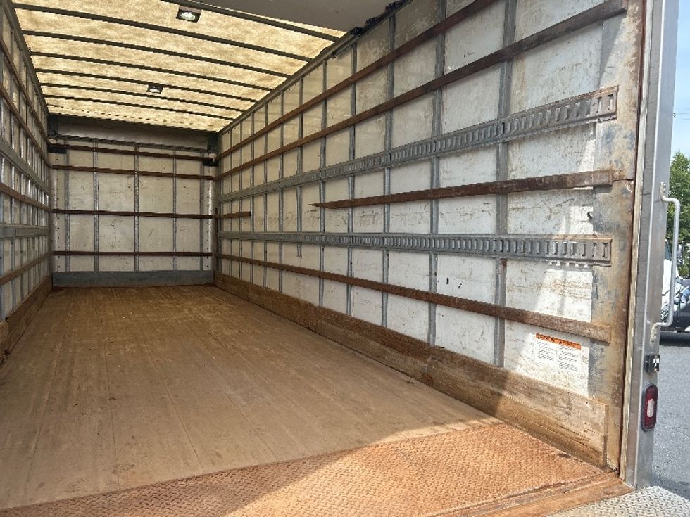 Medium Duty Box Truck-Light and Medium Duty Trucks-Hino-2020-268-Dartmouth-NS-292,131\n\t\tkm-$ 67,500 - Image 12