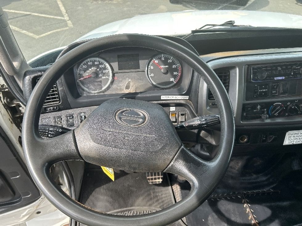 Medium Duty Box Truck-Light and Medium Duty Trucks-Hino-2020-268-Dartmouth-NS-292,131\n\t\tkm-$ 67,500 - Image 17