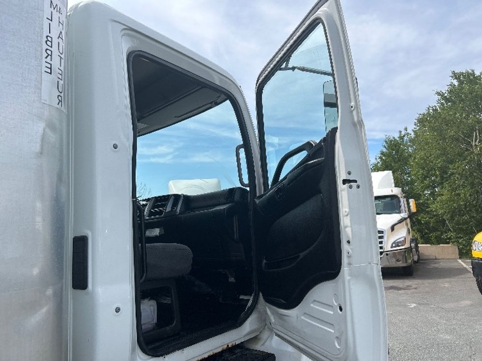 Medium Duty Box Truck-Light and Medium Duty Trucks-Hino-2020-268-Dartmouth-NS-292,131\n\t\tkm-$ 67,500 - Image 20