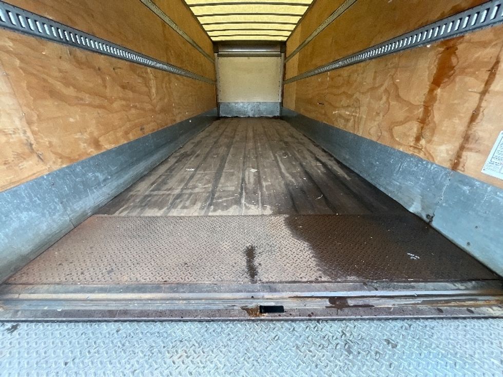 Medium Duty Box Truck-Light and Medium Duty Trucks-Hino-2020-268-Dayton-NJ-195,905\n\t\tmiles-$ 56,750 - Image 10