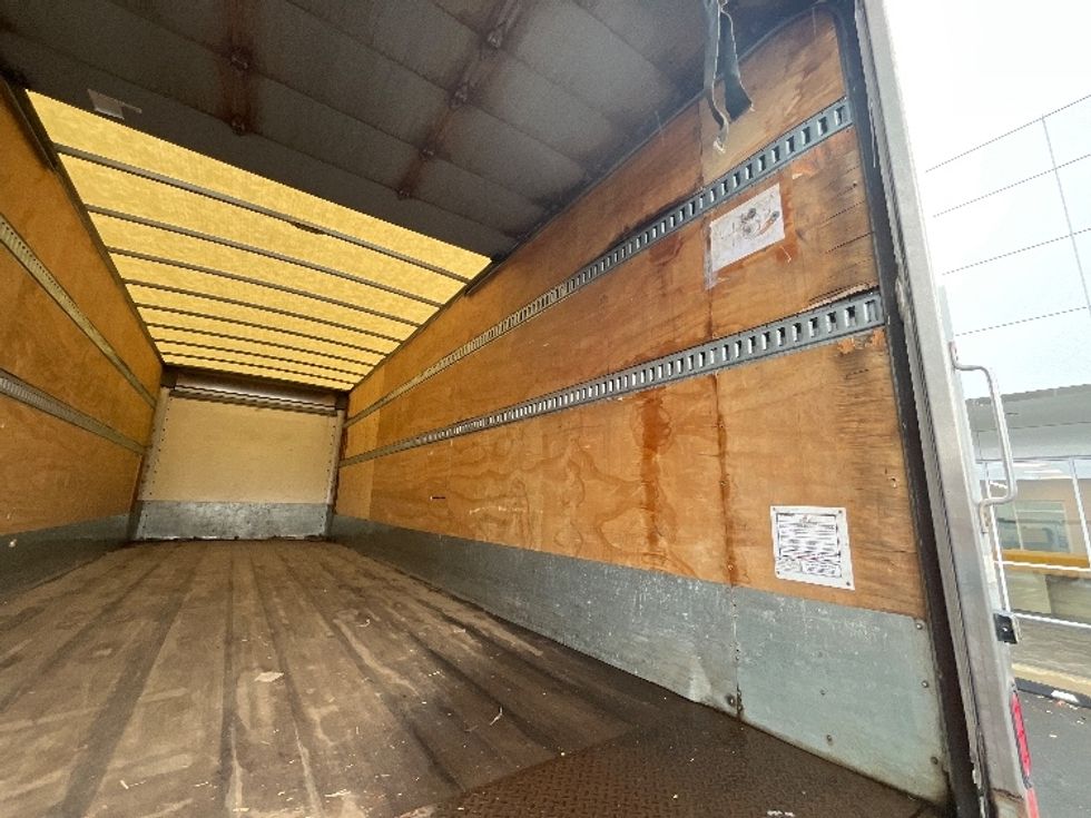 Medium Duty Box Truck-Light and Medium Duty Trucks-Hino-2020-268-Dayton-NJ-195,905\n\t\tmiles-$ 56,750 - Image 12
