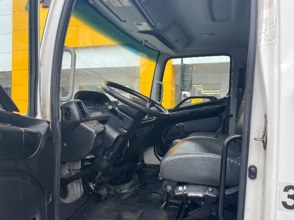 Medium Duty Box Truck-Light and Medium Duty Trucks-Hino-2020-268-Dayton-NJ-195,905\n\t\tmiles-$ 56,750 - Image 16