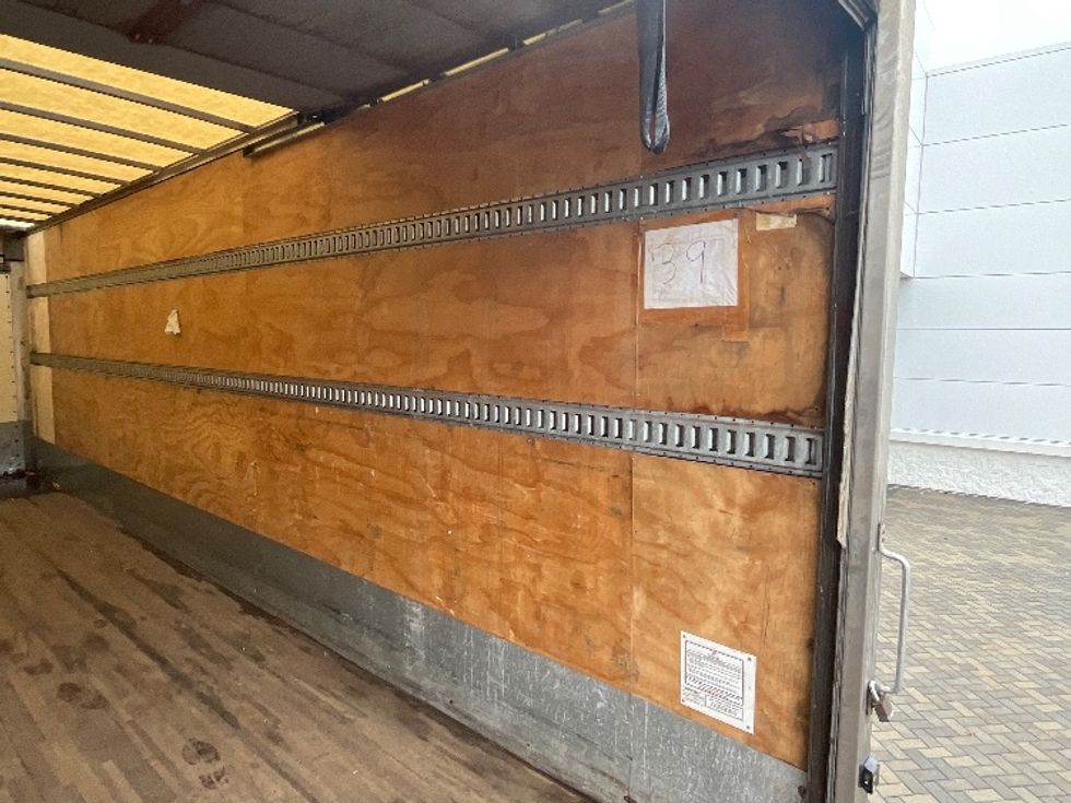Medium Duty Box Truck-Light and Medium Duty Trucks-Hino-2020-268-Dayton-NJ-260,105\n\t\tmiles-$ 46,250 - Image 11