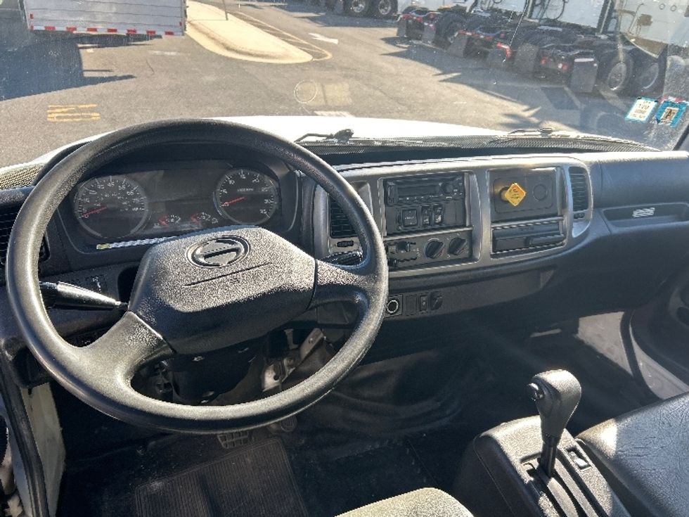 Medium Duty Box Truck-Light and Medium Duty Trucks-Hino-2020-268-Dayton-NJ-260,105\n\t\tmiles-$ 46,250 - Image 16