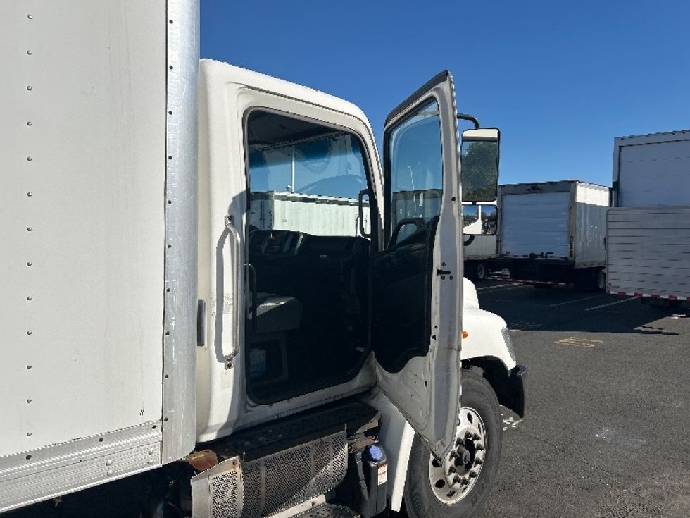 Medium Duty Box Truck-Light and Medium Duty Trucks-Hino-2020-268-Dayton-NJ-260,105\n\t\tmiles-$ 46,250 - Image 18