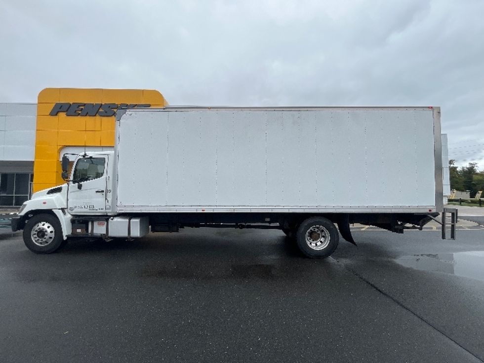 Medium Duty Box Truck-Light and Medium Duty Trucks-Hino-2020-268-Dayton-NJ-260,105\n\t\tmiles-$ 46,250 - Image 4