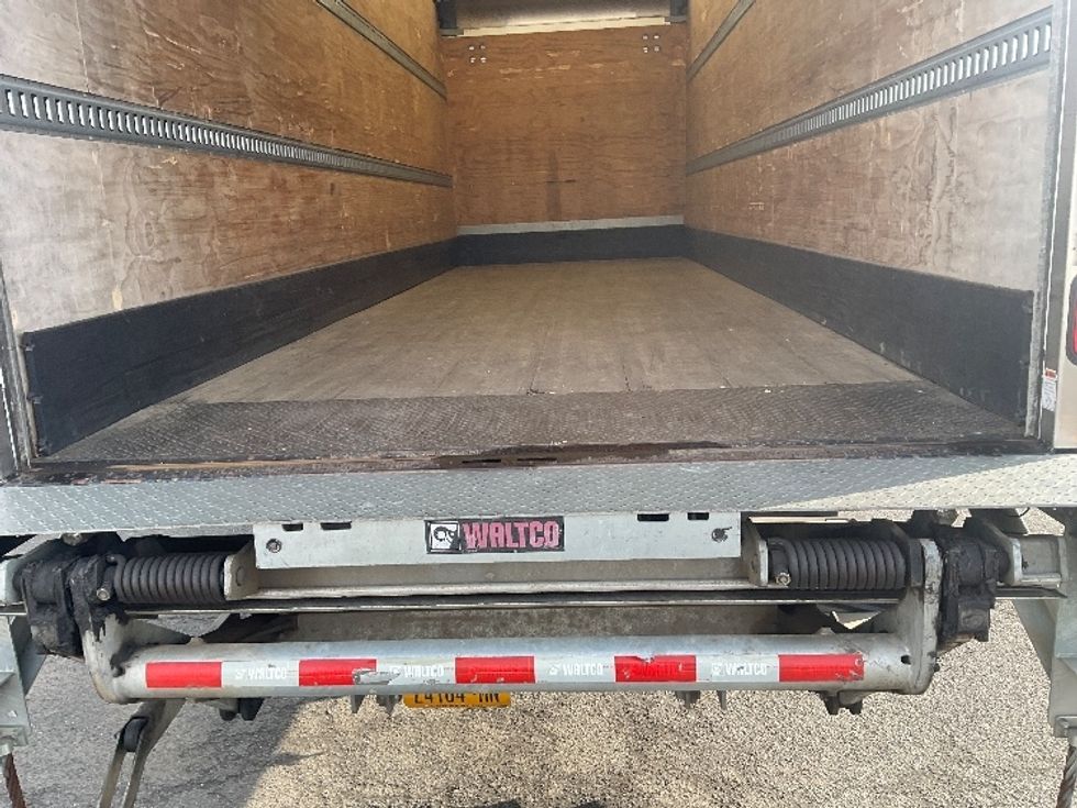 Medium Duty Box Truck-Light and Medium Duty Trucks-Hino-2020-268-Elmsford-NY-18,464\n\t\tmiles-$ 69,000 - Image 10