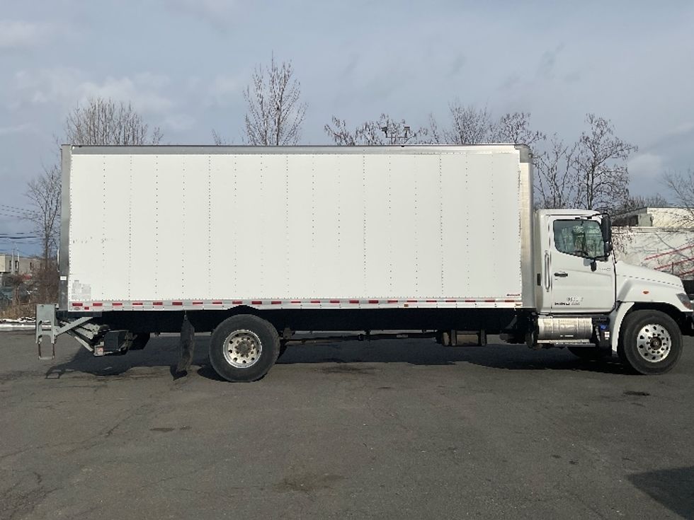 Medium Duty Box Truck-Light and Medium Duty Trucks-Hino-2020-268-Elmsford-NY-18,464\n\t\tmiles-$ 69,000 - Image 15