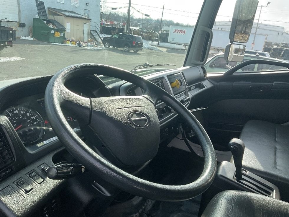 Medium Duty Box Truck-Light and Medium Duty Trucks-Hino-2020-268-Elmsford-NY-18,464\n\t\tmiles-$ 69,000 - Image 17