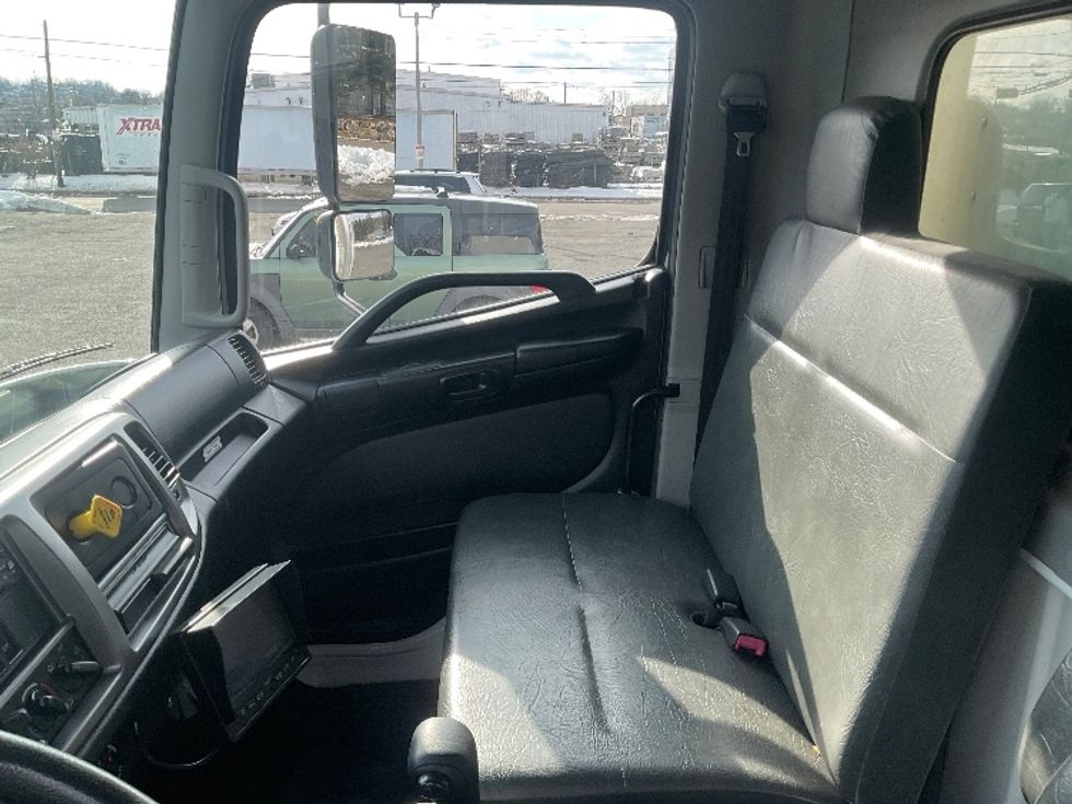 Medium Duty Box Truck-Light and Medium Duty Trucks-Hino-2020-268-Elmsford-NY-18,464\n\t\tmiles-$ 69,000 - Image 19