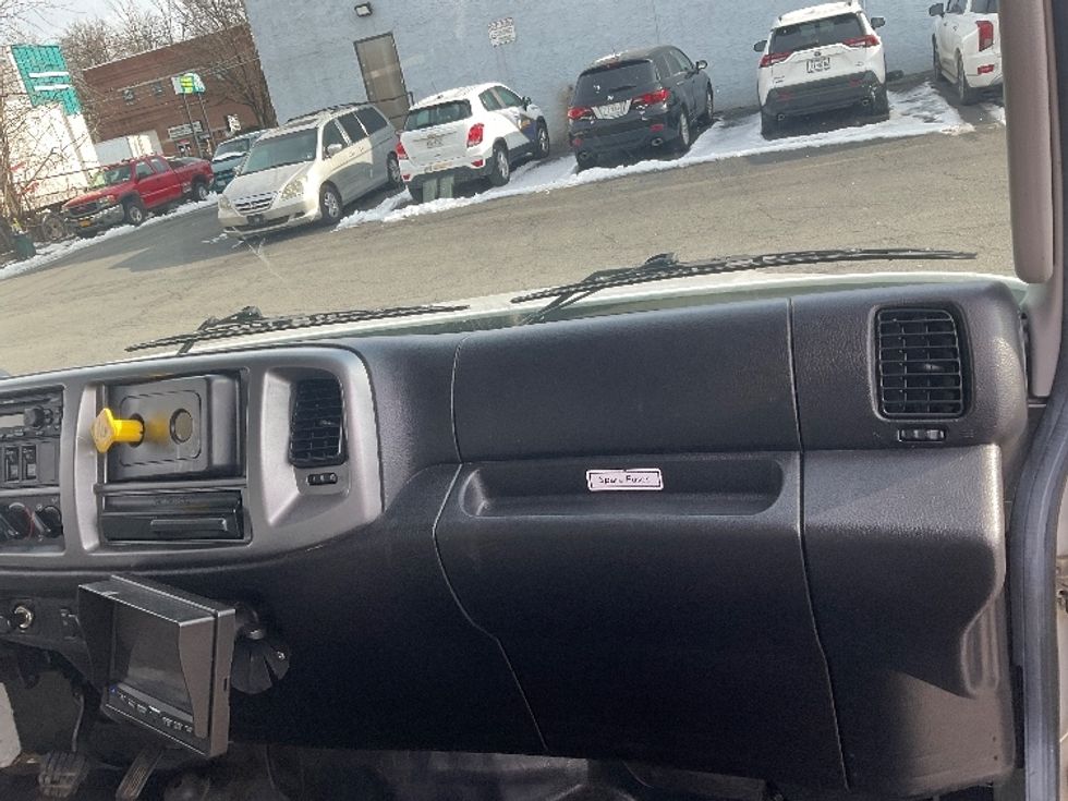 Medium Duty Box Truck-Light and Medium Duty Trucks-Hino-2020-268-Elmsford-NY-18,464\n\t\tmiles-$ 69,000 - Image 21