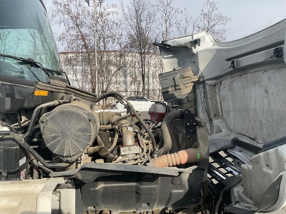 Medium Duty Box Truck-Light and Medium Duty Trucks-Hino-2020-268-Elmsford-NY-18,464\n\t\tmiles-$ 69,000 - Image 23