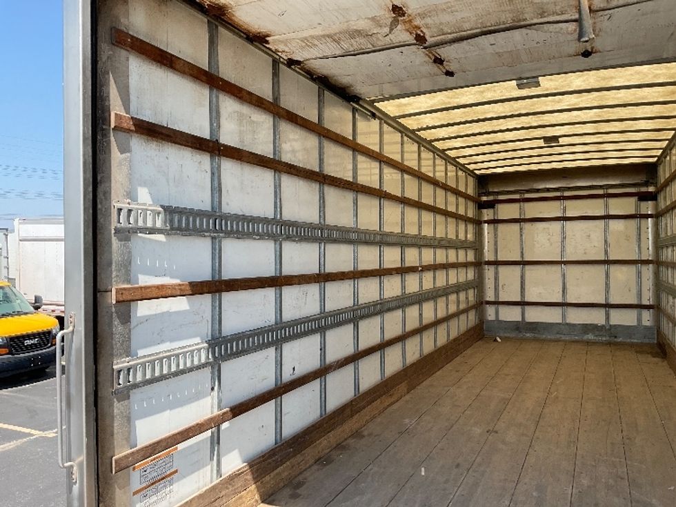 Medium Duty Box Truck-Light and Medium Duty Trucks-Hino-2020-268-Etobicoke-ON-187,740\n\t\tkm-$ 69,500 - Image 11