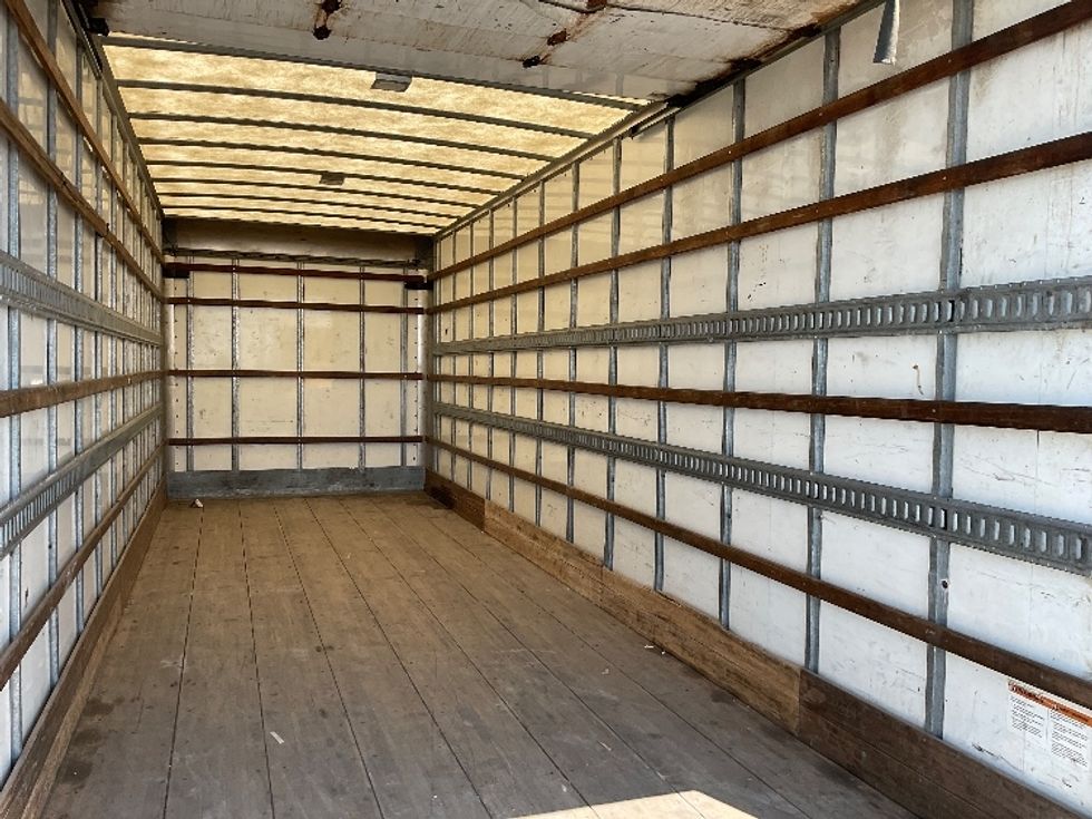 Medium Duty Box Truck-Light and Medium Duty Trucks-Hino-2020-268-Etobicoke-ON-187,740\n\t\tkm-$ 69,500 - Image 12