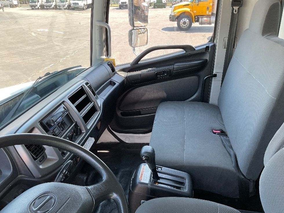Medium Duty Box Truck-Light and Medium Duty Trucks-Hino-2020-268-Etobicoke-ON-187,740\n\t\tkm-$ 69,500 - Image 19