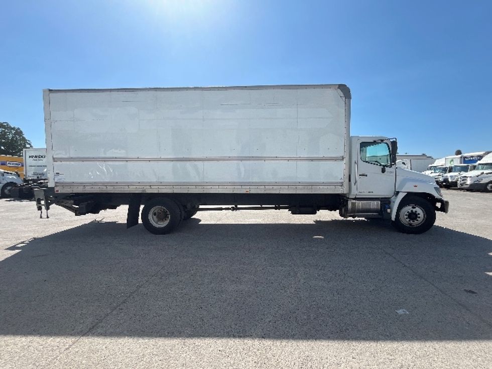 Medium Duty Box Truck-Light and Medium Duty Trucks-Hino-2020-268-Fontana-CA-131,257\n\t\tmiles-$ 63,250 - Image 15