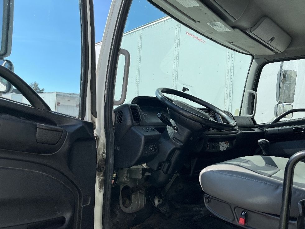 Medium Duty Box Truck-Light and Medium Duty Trucks-Hino-2020-268-Fontana-CA-131,257\n\t\tmiles-$ 63,250 - Image 16