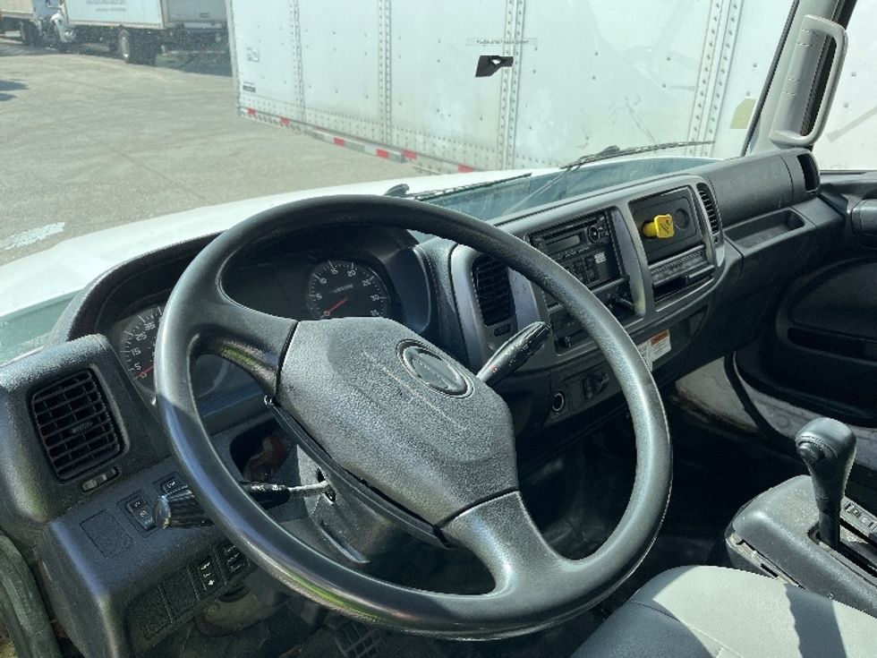 Medium Duty Box Truck-Light and Medium Duty Trucks-Hino-2020-268-Fontana-CA-131,257\n\t\tmiles-$ 63,250 - Image 18