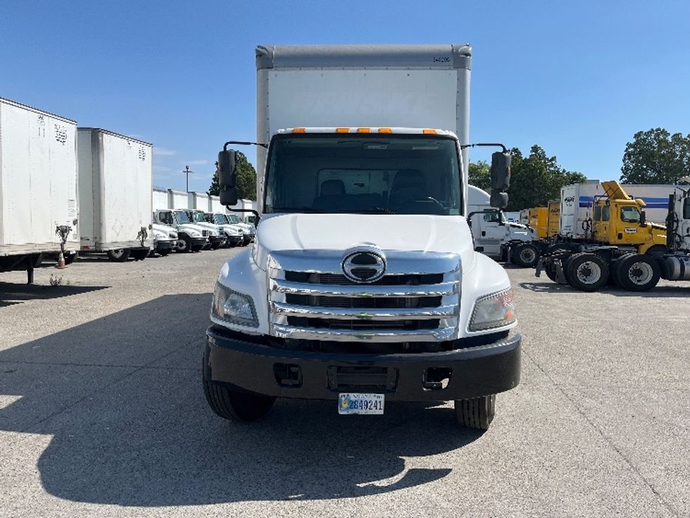 Medium Duty Box Truck-Light and Medium Duty Trucks-Hino-2020-268-Fontana-CA-131,257\n\t\tmiles-$ 63,250 - Image 2