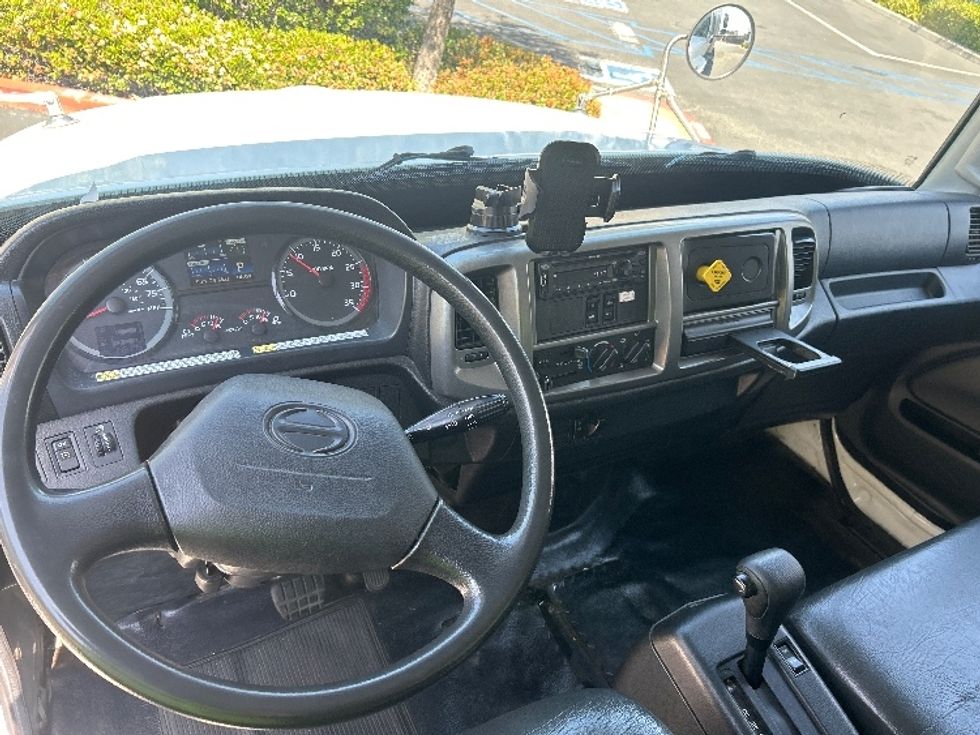 Medium Duty Box Truck-Light and Medium Duty Trucks-Hino-2020-268-Fontana-CA-185,105\n\t\tmiles-$ 47,500 - Image 18