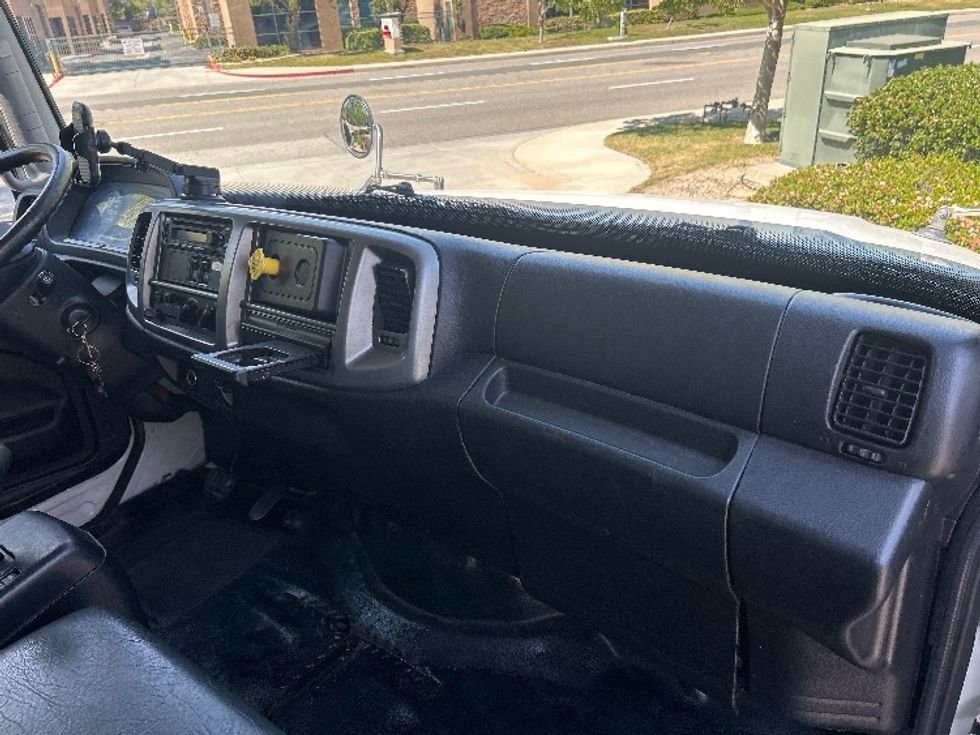 Medium Duty Box Truck-Light and Medium Duty Trucks-Hino-2020-268-Fontana-CA-185,105\n\t\tmiles-$ 47,500 - Image 21