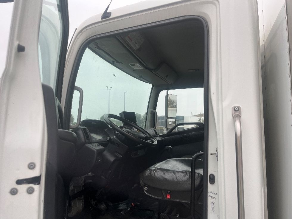 Medium Duty Box Truck-Light and Medium Duty Trucks-Hino-2020-268-Fontana-CA-218,071\n\t\tmiles-$ 49,750 - Image 16