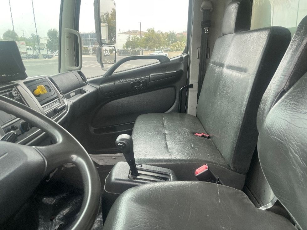 Medium Duty Box Truck-Light and Medium Duty Trucks-Hino-2020-268-Fontana-CA-218,071\n\t\tmiles-$ 49,750 - Image 19