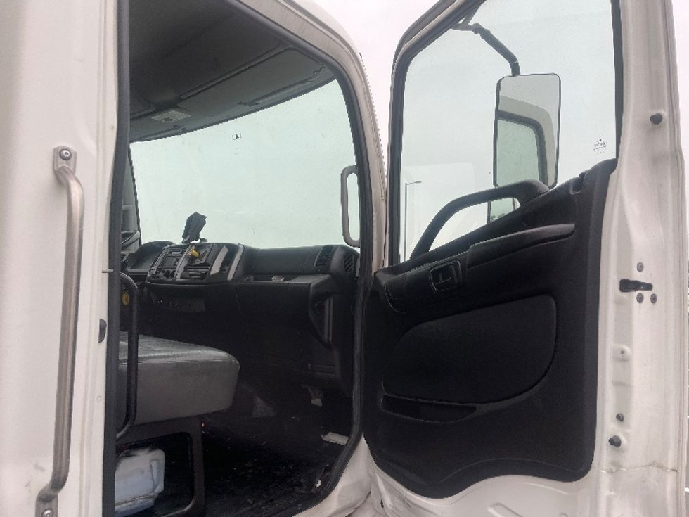 Medium Duty Box Truck-Light and Medium Duty Trucks-Hino-2020-268-Fontana-CA-218,071\n\t\tmiles-$ 49,750 - Image 20