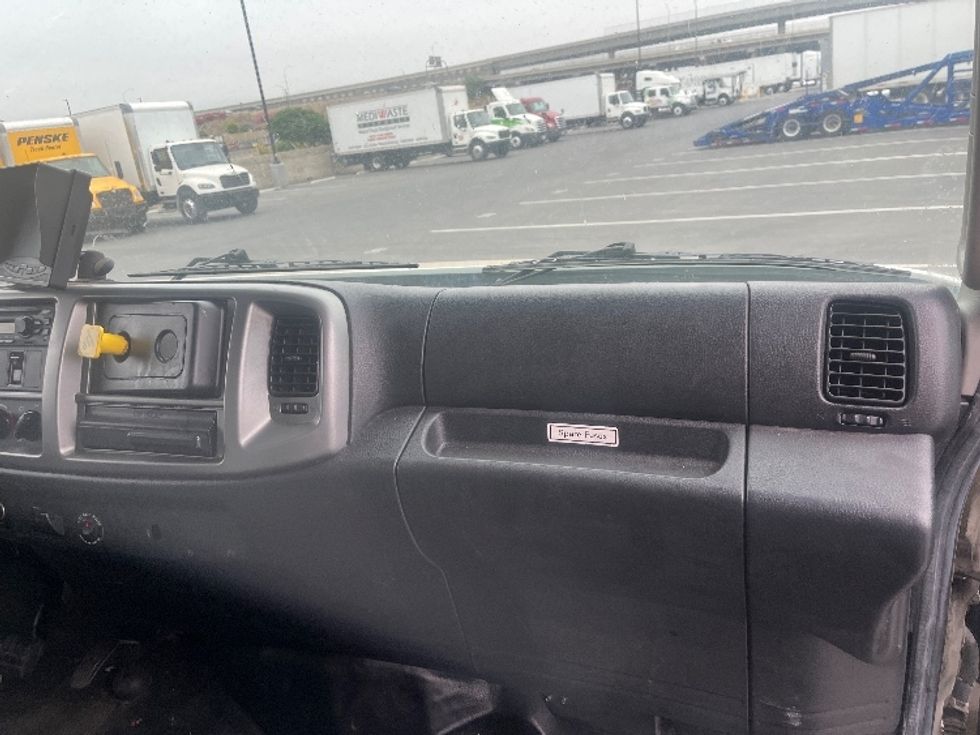 Medium Duty Box Truck-Light and Medium Duty Trucks-Hino-2020-268-Fontana-CA-218,071\n\t\tmiles-$ 49,750 - Image 21