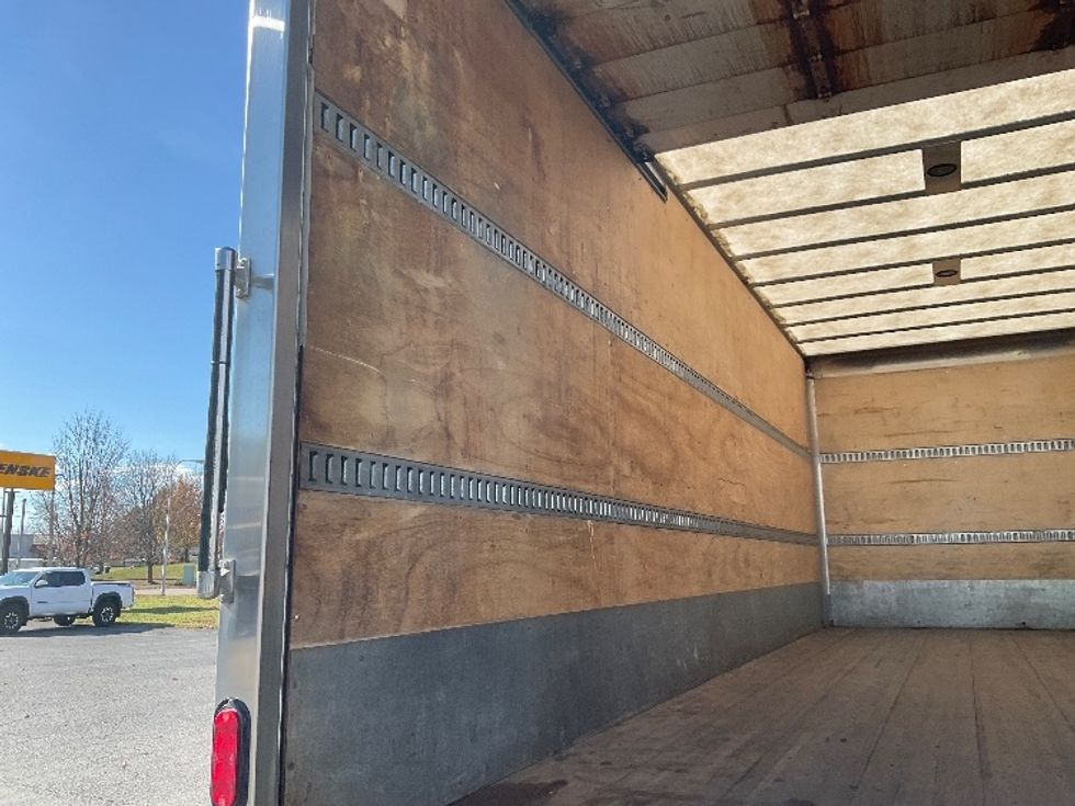Medium Duty Box Truck-Light and Medium Duty Trucks-Hino-2020-268-Fredonia-NY-150,120\n\t\tmiles-$ 52,000 - Image 11