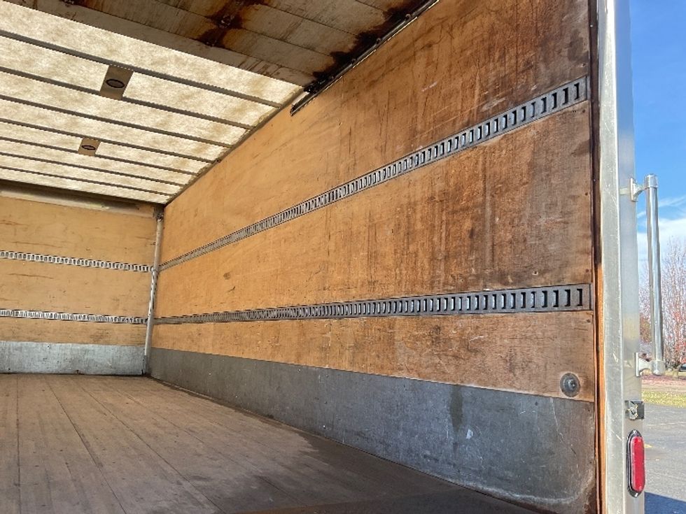 Medium Duty Box Truck-Light and Medium Duty Trucks-Hino-2020-268-Fredonia-NY-150,120\n\t\tmiles-$ 52,000 - Image 12