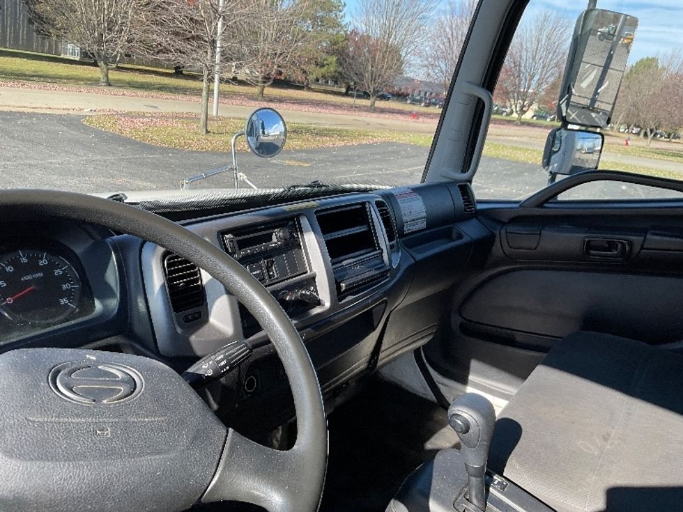 Medium Duty Box Truck-Light and Medium Duty Trucks-Hino-2020-268-Fredonia-NY-150,120\n\t\tmiles-$ 52,000 - Image 18