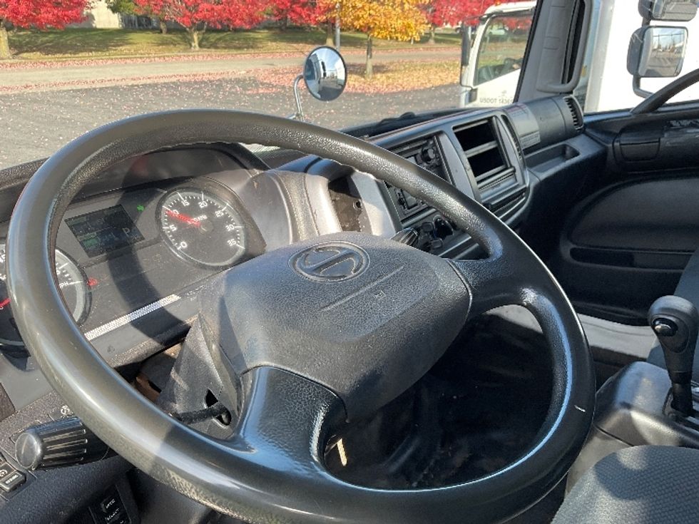 Medium Duty Box Truck-Light and Medium Duty Trucks-Hino-2020-268-Fredonia-NY-159,520\n\t\tmiles-$ 53,500 - Image 16