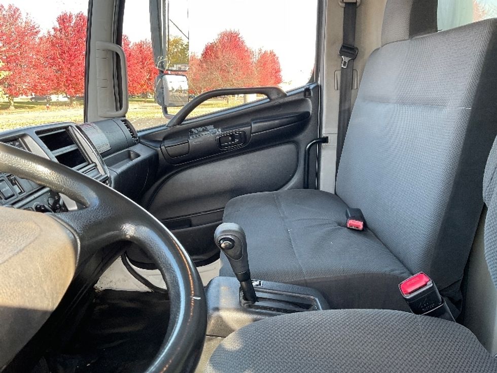 Medium Duty Box Truck-Light and Medium Duty Trucks-Hino-2020-268-Fredonia-NY-159,520\n\t\tmiles-$ 53,500 - Image 18