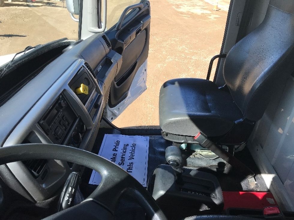 Medium Duty Box Truck-Light and Medium Duty Trucks-Hino-2020-268-Grand Junction-CO-108,652\n\t\tmiles-$ 70,000 - Image 19